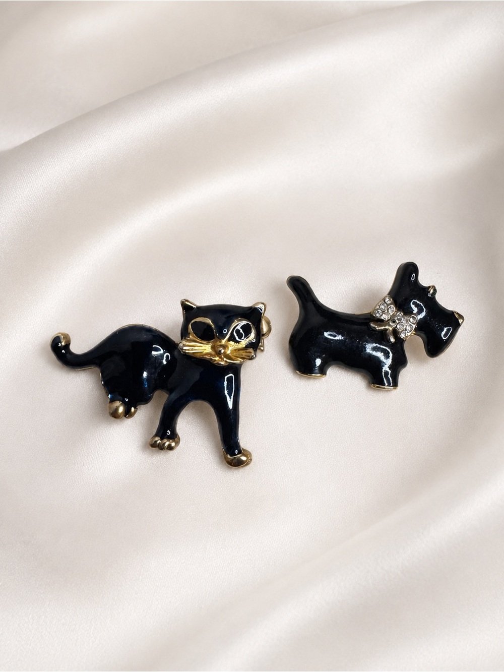 Black Cat & Dog Enamel Brooch Set - Elegant Pet brooches